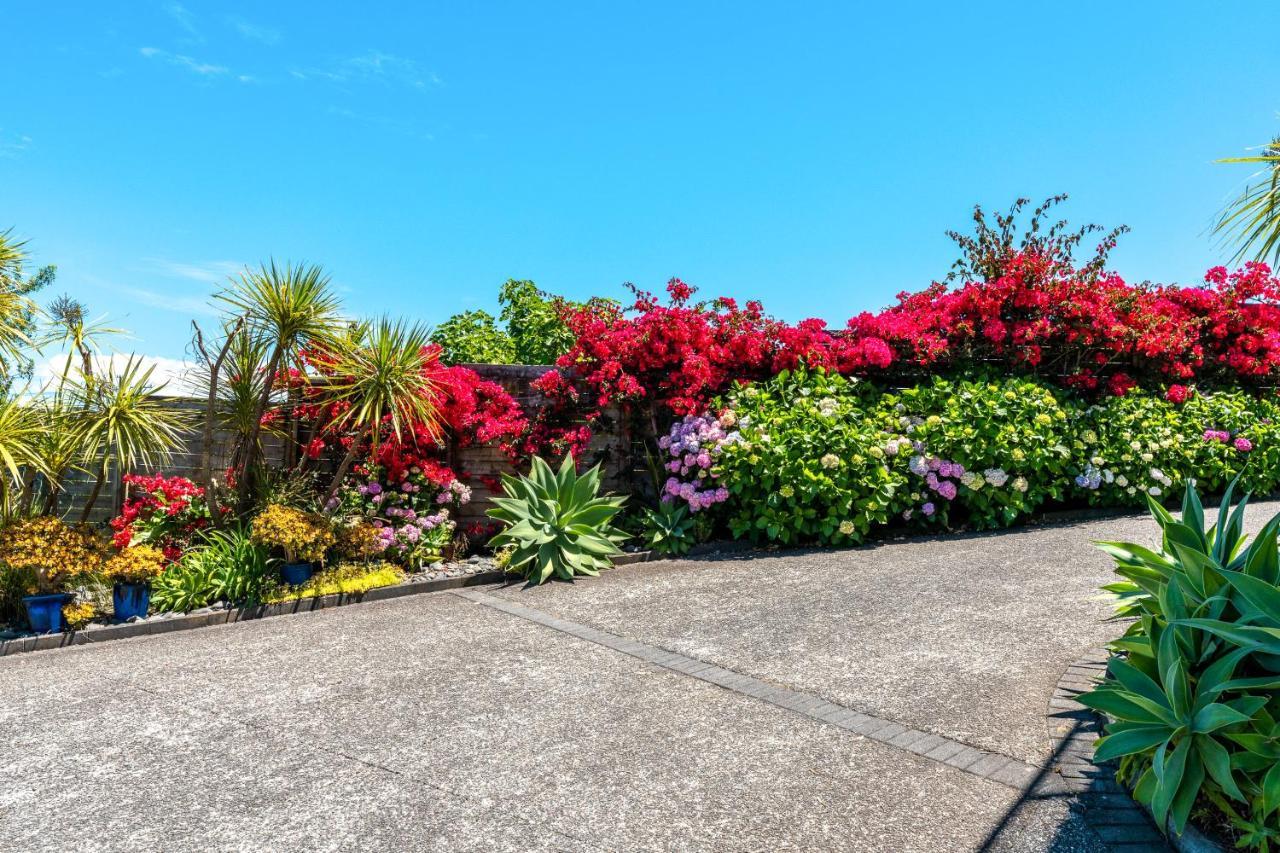 Oneroa Bay Villas Exterior photo