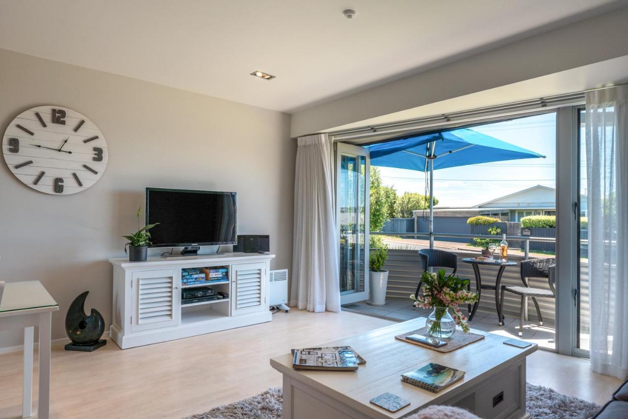 Oneroa Bay Villas Exterior photo