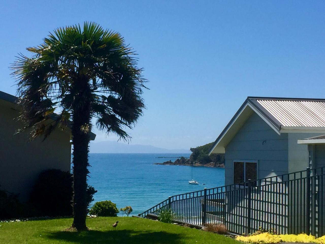 Oneroa Bay Villas Exterior photo